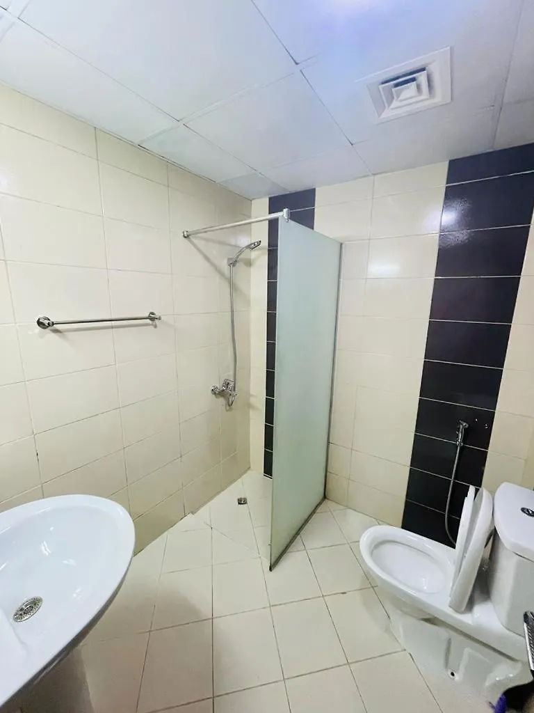 아파트 Couples Loft Partition Close To Mall Of Emirates Metro 두바이